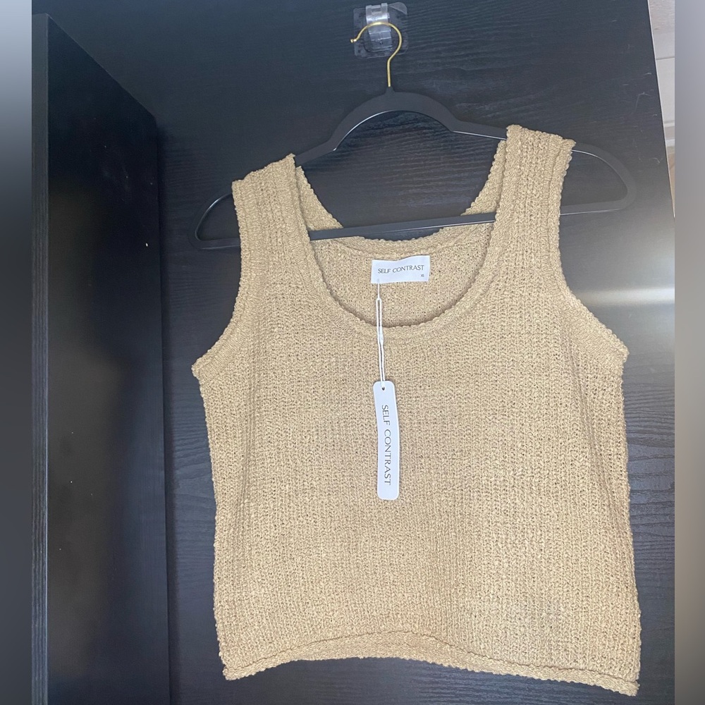 Self Contrast Knit cropped Top